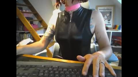 Snapshot of sluttytoy83 chatting on 4, 5, 2026 sluttytoy83 online show from 4, 5, 2026