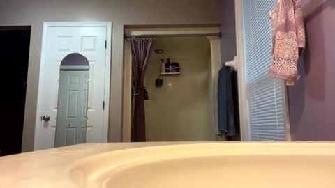 Snapshot of sly050585 chatting on 8, 1, 2026 sly050585 online show from 8, 1, 2026