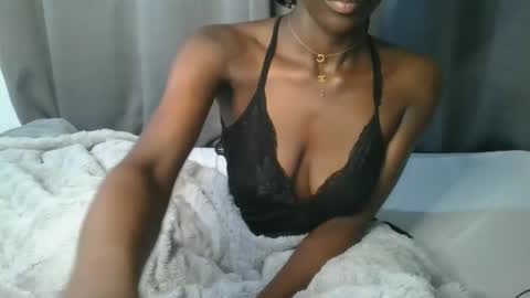 Snapshot of sly_rose chatting on 17, 12, 2025 sly_rose online show from 17, 12, 2025