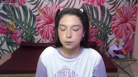 Snapshot of small__naughty chatting on 26, 3, 2026 Mariana Torres online show from 26, 3, 2026