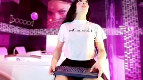 Snapshot of small_hot19 chatting on 18, 12, 2025 Small Hot19 online show from 18, 12, 2025