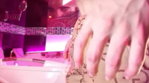 Snapshot of small_hot19 chatting on 9, 1, 2026 Small Hot19 online show from 9, 1, 2026