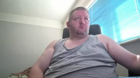 Snapshot of smallone19832 chatting on 19, 6, 2026 smallone19832 online show from 19, 6, 2026