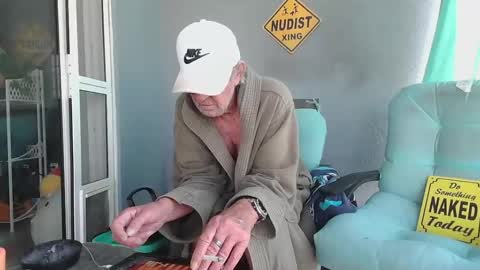 Daddy online show from 4, 3, 2025