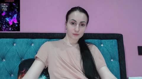 smile_cute_fox online show from 21, 3, 2026