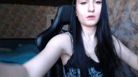 smile_cute_fox online show from 7, 5, 2026