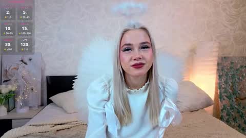 Snapshot of smile_with_nicole chatting on 30, 10, 2025 The girl from the dream by name Mary online show from 30, 10, 2025