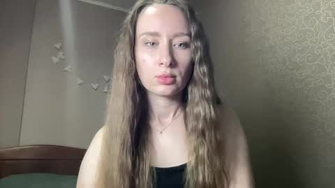 Snapshot of smilequeen_ chatting on 4, 10, 2025 smilequeen_ online show from 4, 10, 2025