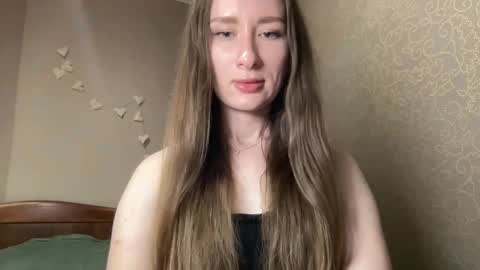 Snapshot of smilequeen_ chatting on 11, 10, 2025 smilequeen_ online show from 11, 10, 2025