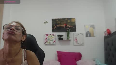 Snapshot of smilet_milf chatting on 22, 2, 2026 Smileth online show from 22, 2, 2026