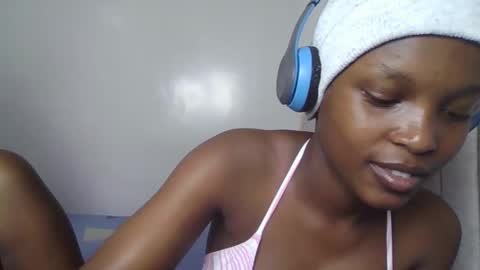 Snapshot of smiley_luv1 chatting on 11, 3, 2026 smiley luv1 online show from 11, 3, 2026