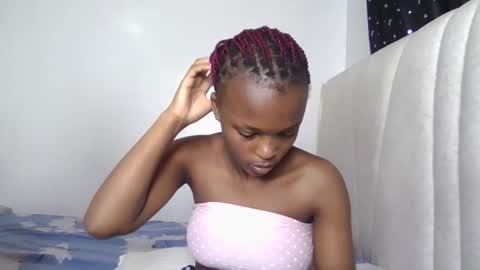 Snapshot of smiley_luv1 chatting on 25, 3, 2026 smiley luv1 online show from 25, 3, 2026