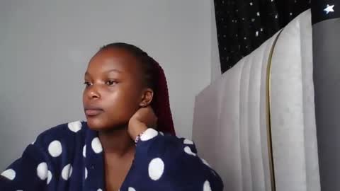 Snapshot of smiley_luv1 chatting on 27, 3, 2026 smiley luv1 online show from 27, 3, 2026