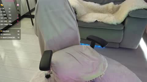 Snapshot of smilym chatting on 4, 10, 2025 smilym online show from 4, 10, 2025