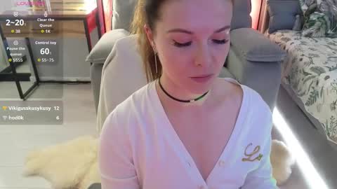 Snapshot of smilym chatting on 8, 10, 2025 smilym online show from 8, 10, 2025