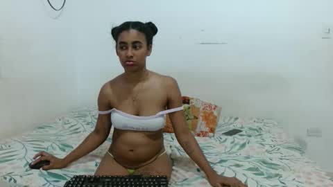 Smith y Mia online show from 11, 4, 2026