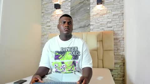 Snapshot of smith_oliverr chatting on 27, 10, 2025 smith_oliverr online show from 27, 10, 2025