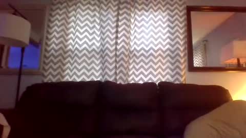 Snapshot of smokeandchic chatting on 28, 2, 2025 smokeandchic online show from 28, 2, 2025