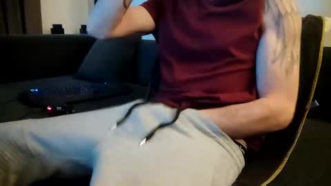 Smokeandwatching online show from 22, 1, 2025