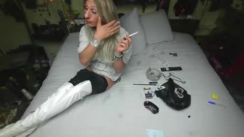 smokeslut365 online show from 18, 10, 2025