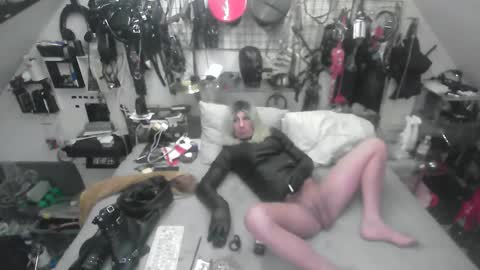 smokeslut365 online show from 19, 12, 2025