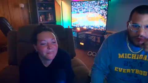 Snapshot of smokewithus2519 chatting on 26, 10, 2025 Come Smoke With Us online show from 26, 10, 2025