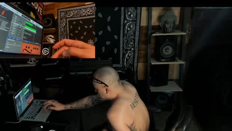 Snapshot of smokey915 chatting on 18, 1, 2025 Smokey915 online show from 18, 1, 2025