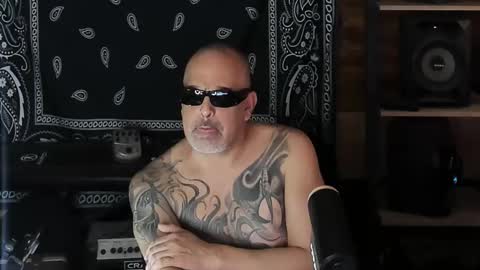 Snapshot of smokey915 chatting on 16, 2, 2025 Smokey915 online show from 16, 2, 2025