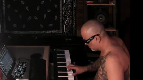 Snapshot of smokey915 chatting on 22, 2, 2025 Smokey915 online show from 22, 2, 2025