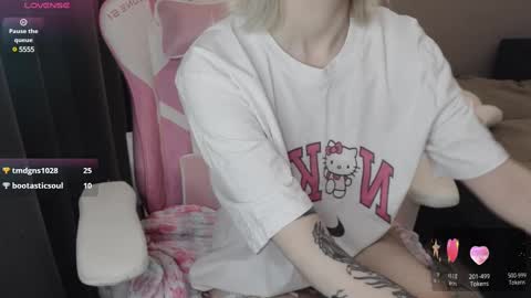 Snapshot of smokykira chatting on 2, 3, 2025 Kira  online show from 2, 3, 2025