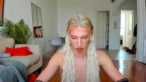Snapshot of sn0wcat chatting on 9, 2, 2025 online show from 9, 2, 2025