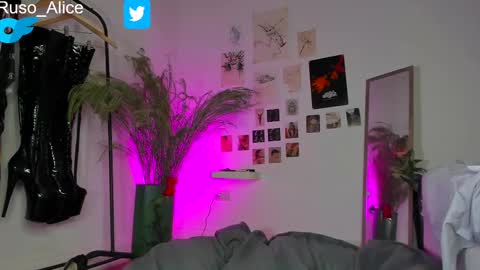 Snapshot of sn0wcat chatting on 3, 3, 2025 online show from 3, 3, 2025