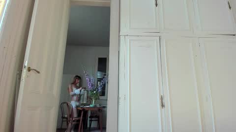   online show from 4, 11, 2025