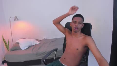 Snapshot of snak_master1 chatting on 8, 10, 2025 snak_master1 online show from 8, 10, 2025