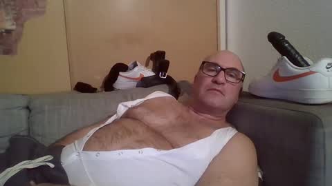 sneakerboy18 online show from 23, 1, 2025