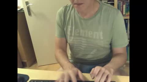 Snapshot of sneaxfreund chatting on 18, 1, 2026 sneaxfreund online show from 18, 1, 2026