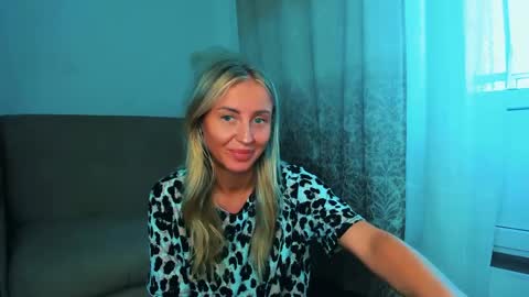 Snapshot of snezanablond chatting on 8, 5, 2026 Sneja online show from 8, 5, 2026