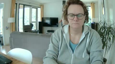 Snoeske and Woodwurm online show from 8, 12, 2024
