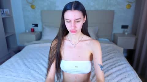 snow_whiteeex online show from 8, 6, 2026