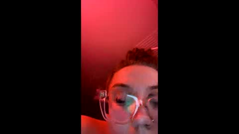 Snapshot of snowbunnyslutxxx chatting on 3, 10, 2025 snowbunnyslutxxx online show from 3, 10, 2025