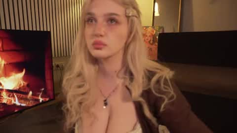 Snapshot of snowflakeskitty chatting on 16, 7, 2026 Ellie online show from 16, 7, 2026