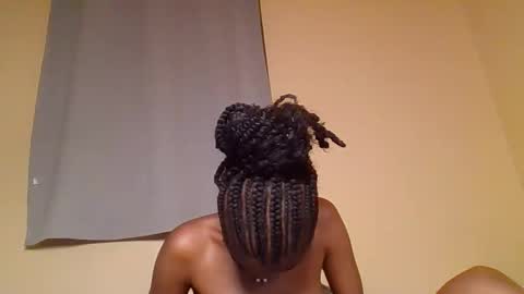 Snowie eyes online show from 16, 11, 2025