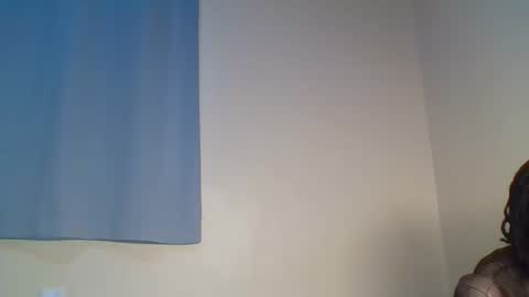 Snowie eyes online show from 16, 12, 2025