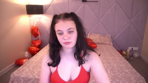 Snapshot of snowwhite_bella chatting on 13, 2, 2026 snowwhite_bella online show from 13, 2, 2026
