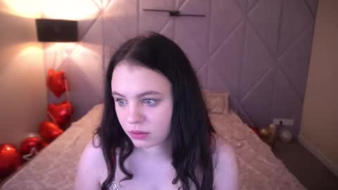 Snapshot of snowwhite_bella chatting on 14, 2, 2026 snowwhite_bella online show from 14, 2, 2026