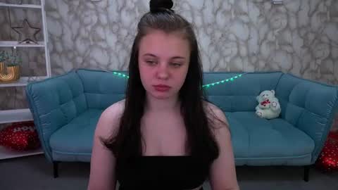 Snapshot of snowwhite_bella chatting on 24, 4, 2026 snowwhite_bella online show from 24, 4, 2026