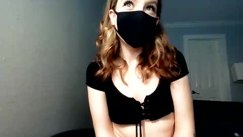 Snapshot of snuggle_b0t chatting on 4, 3, 2025 snuggle_b0t online show from 4, 3, 2025