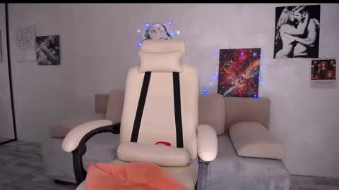 Snapshot of so_sexy_monna chatting on 4, 12, 2024 Monna online show from 4, 12, 2024