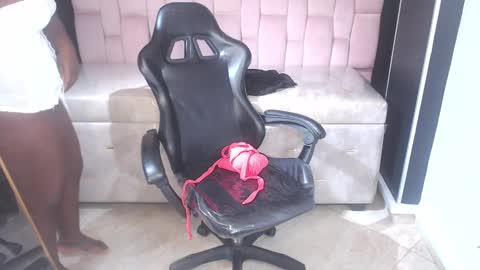 soffia_b online show from 23, 9, 2025