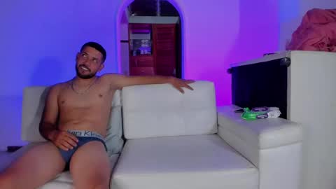 Sofia Valentina 3 online show from 2, 3, 2025